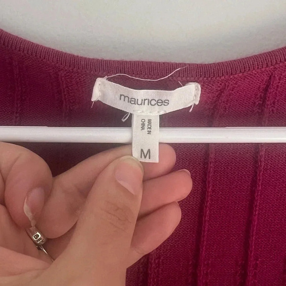 Beautiful Wine colored sweater by Maurice’s Size Medium - Picture 4 of 5